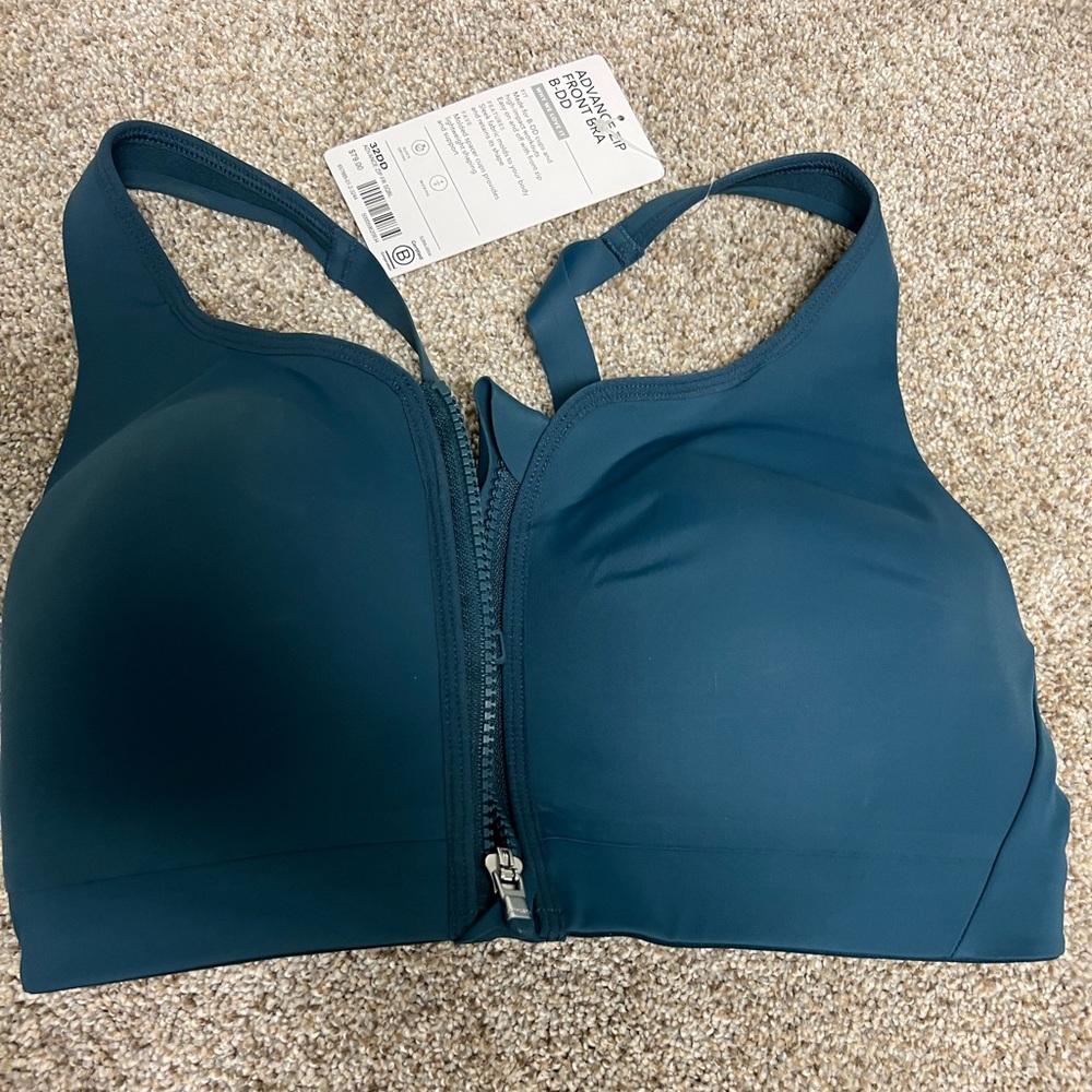 NWT Athleta advanced zip front bra 32 DD